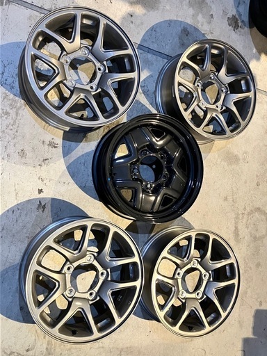 新車時外し、ジムニー jb64w ホイールセットエアバルブ付き　説明書付き