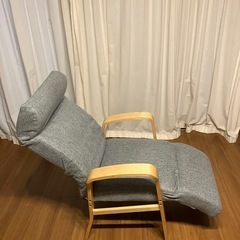 リクライニング グレー ダイニングチェアの画像