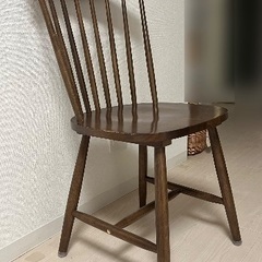 アンティーク風の椅子