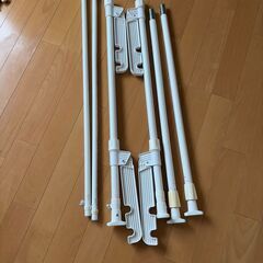 突っ張りタイプ　物干し