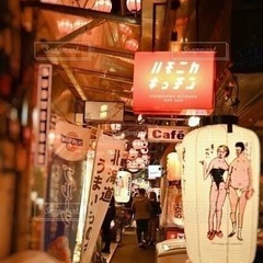 近所見かける1人で入れない小さいバーや居酒屋にふらっと行きたい