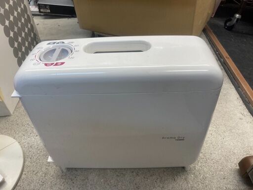 ☆中古￥1,500！TWIN BIRD　さしこむだけのふとん乾燥機　家電　FD-4149型　2019年製　【BA161】