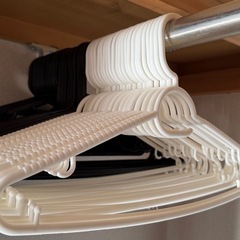 [受け渡す方が決まりました] ハンガー約75本（2月7日まで）の画像