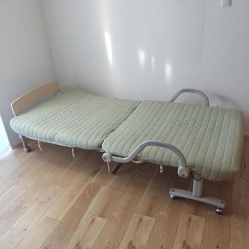 折りたたみ簡易ベッド