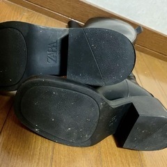 ZARAロングブーツの画像