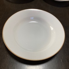 【新品未使用】昭和レトロ　ホワイト×ゴールド縁のカレー皿×5 Takiich タキイチの画像
