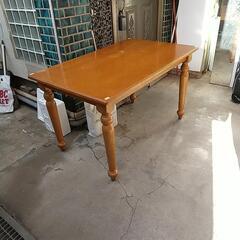 ダイニングテーブル