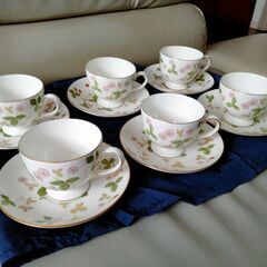 ウェッジウッド　WEDGWOOD　ワイルドストロベリー   カップ＆ソーサー　未使用品の画像
