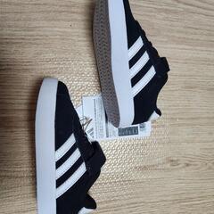 新品　adidas　13cmの画像
