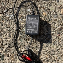 バッテリー充電器