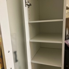 ニトリ　縦型食器棚の画像