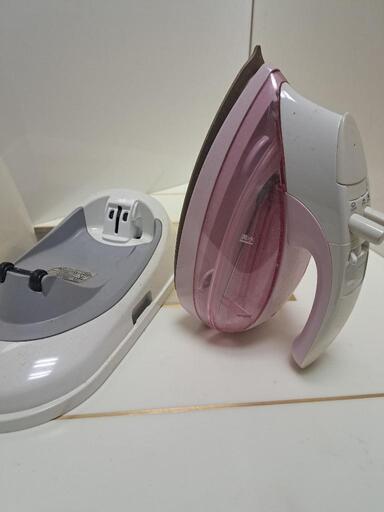 東芝LACCOスチームアイロンコードレス