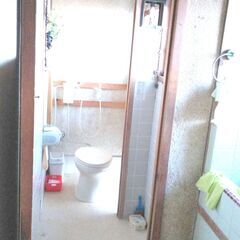 【値下げ🏠️DIY可】愛媛県新居浜市楠崎｜広大な敷地341㎡超＆別荘用地付き！｜駅徒歩圏内の戸建て物件｜閑静な住宅街｜別荘用山林628㎡付帯｜多喜浜駅徒歩19分｜のどかな住環境と投資価値を兼ね備えた希少物件 - 不動産