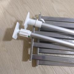 最終値引き！突っ張り式伸縮可能シンク前収納棚の画像
