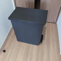 棚下で使えるペダルダストボックス 45L ダークグレーの画像