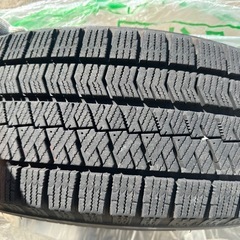 ブリヂストン製195/65R15スタッドレスタイヤとBreeze製15インチホイールのセットの画像