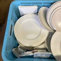 未使用　スクエアプレート　白い食器の画像