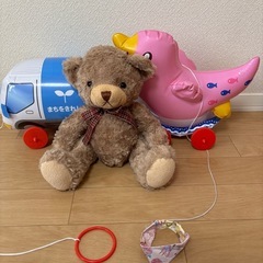 お散歩ビニール風船とくまのぬいぐるみ