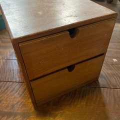 古家具　しっかりした木の引き出し