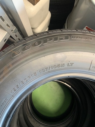 必見！超お買い得。ハイエースタイヤ