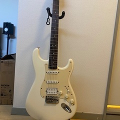 Squier by Fenderストラトキャスター