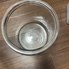 ガラスの壺？の画像