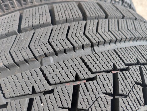 ブリヂストン スタッドレスタイヤ 215/55R17 4本セット