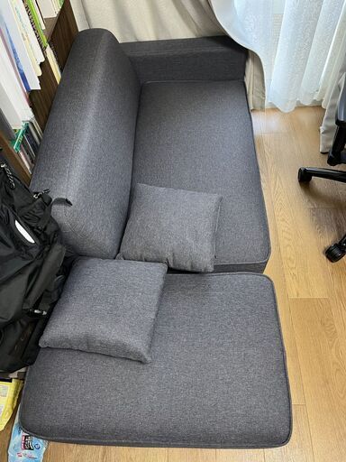 【定価21000円】 超美品アイリスプラザ ソファ 2人掛け カウチソファ 幅110cm オットマン クッション2個付き かんたん組立 レイアウト 自由 1人用にも チャコールグレー