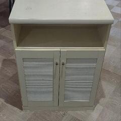 小さい食器棚