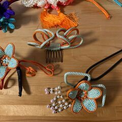 着物用 髪飾りと帯飾りの画像