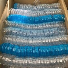 使用済み空カプセル2箱　青・赤　各500個くらい