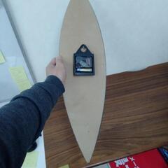 サーフボード 壁掛け時計 木製 動作品 電池式 縦60cm 幅16.5cmの画像