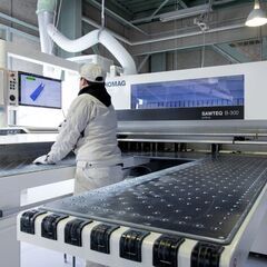 【有限会社アートマテリアル】〈製造スタッフ（未経験者向け）〉モノづくりのプロになりたい。そんな方をお待ちしています。/年間休日124日/賞与5か月分支給の画像
