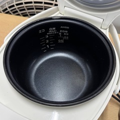 【超美品‼️】タイガー 2018年製 3合炊きマイコン炊飯ジャー 炊飯器 黒遠赤釜 エコ炊きメニュー ホワイト♪の画像