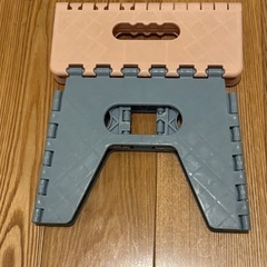 折りたたみ踏み台の画像