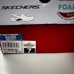 SKECHERS FOAMIES ピンク サボサンダル 7の画像