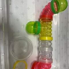 中古　ハムスターケージ おもちゃ付きの画像