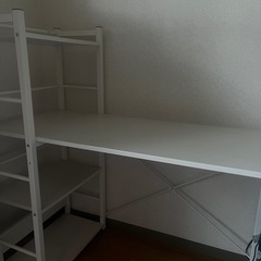 ニトリ　棚付きデスク(受付終了)の画像