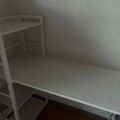 ニトリ　棚付きデスク(受付終了)の画像