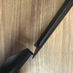 2本あり!あの商品に似てる？ 磁石でくっつく小物かけ 値段は１本の値段の画像