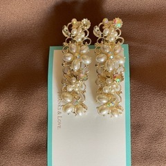 キラキラお花のビジュー髪飾り2点セットの画像