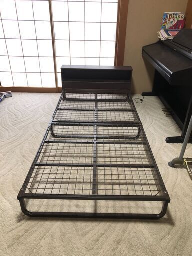 スチール製　シングルベッド
