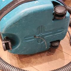 
makita/マキタ 乾湿両用 集じん機 掃除機  集塵機 470　業務用の画像