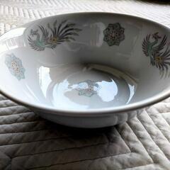 大盛りラーメン鉢の画像