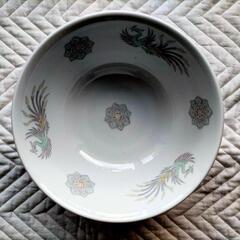 大盛りラーメン鉢の画像