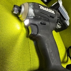 makita マキタ 充電式インパクトドライバTD160DRFXB 14.4v 3.0Ahの画像