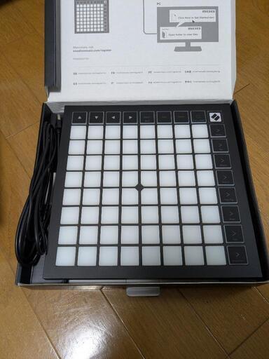 Novation Launchpad X MIDIパッド