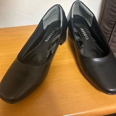 黒パンプス