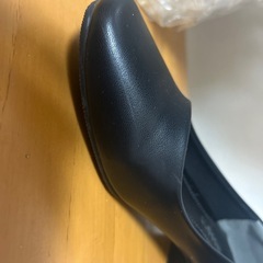 黒パンプスの画像