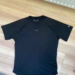 スポーツ　Tシャツ  アンダーアーマー
